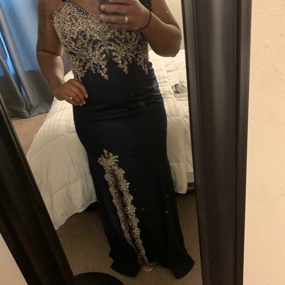 Dress - Picture 2 of 3